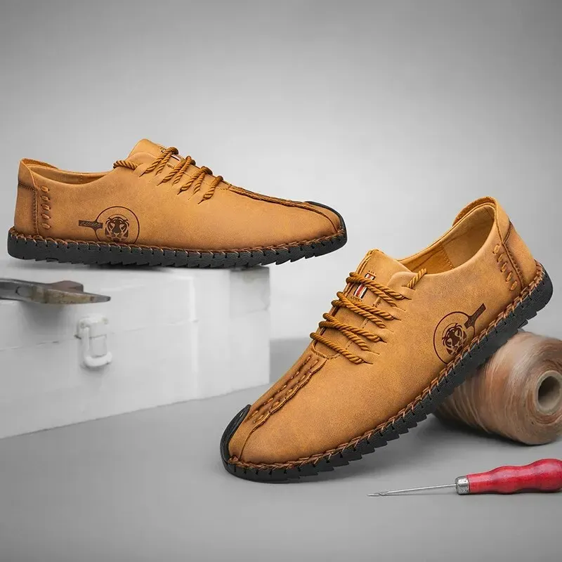 CLOHOO Lightweight Non-Slip Outdoor Lace-Up Men’s Shoes