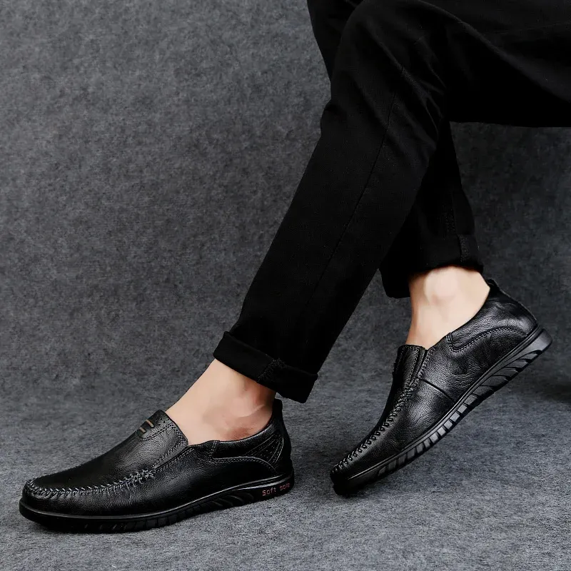 CLOHOO Soft-Soled Genuine Leather Slip-On Loafers for Men