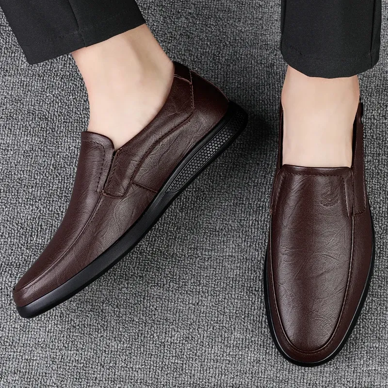 CLOHOO Handmade Leather Slip-On Loafers for Office and Leisure