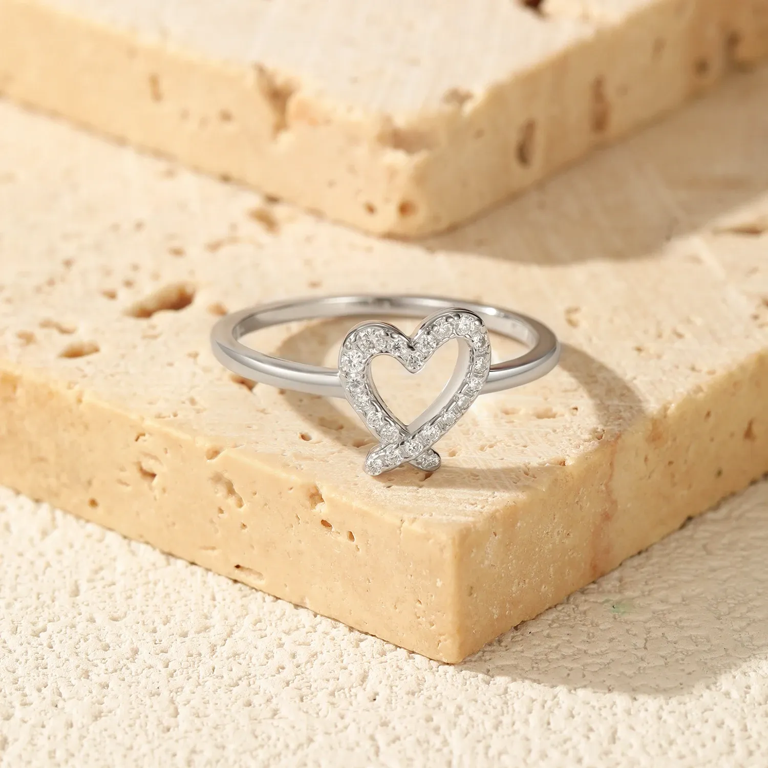 MODIAN D-Color Moissanite Heart Hollow Sterling Silver Ring
