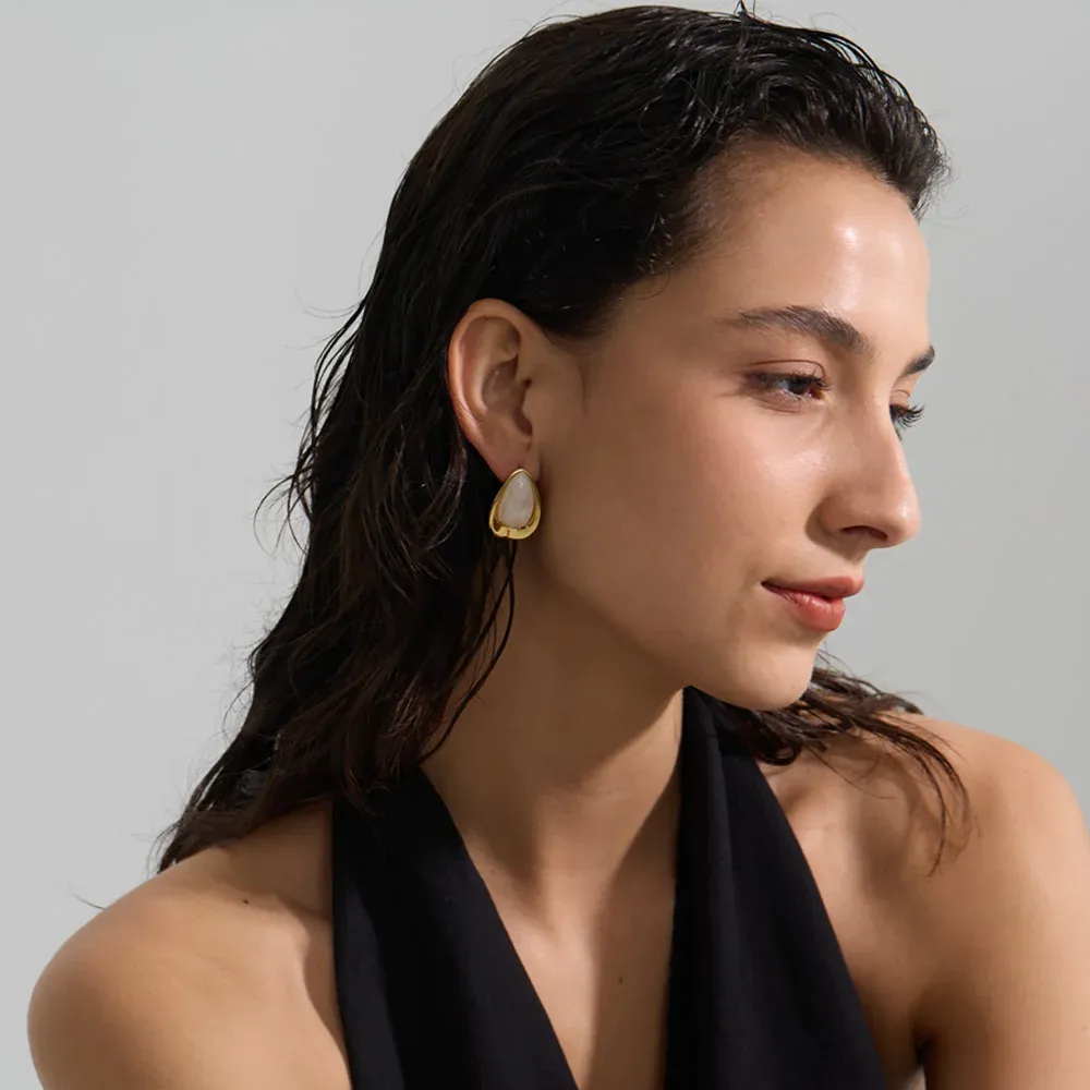 Yhpup Oval Resin Stud Earrings in PVD Gold Stainless Steel