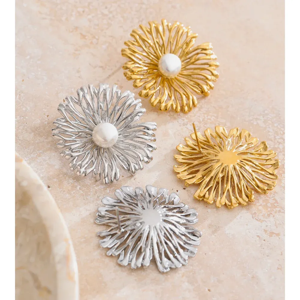 Yhpup Pearl Flower Stud Earrings in Stainless Steel