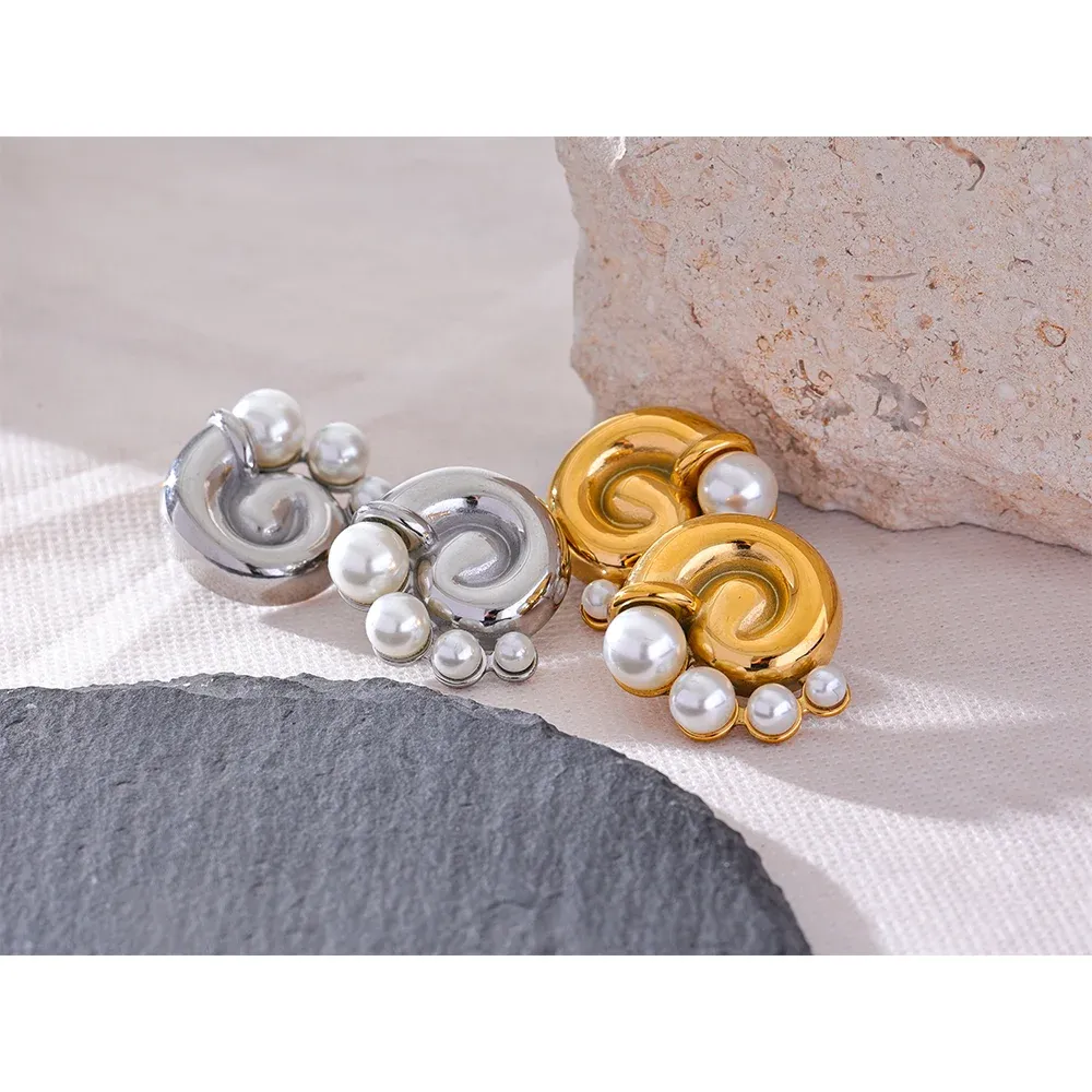 Yhpup Gold-Plated Pearl Conch Stud Earrings