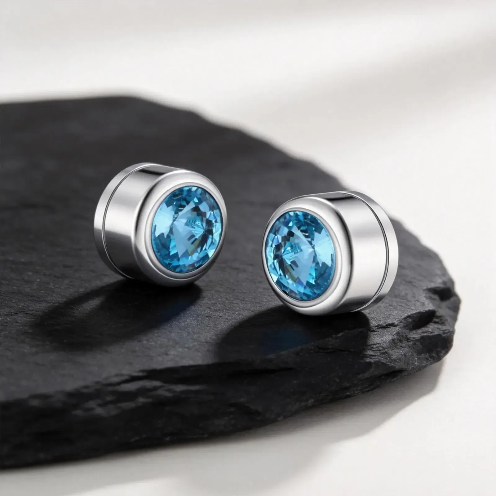 Vnox Magnetic Zircon Clip Earrings for Men