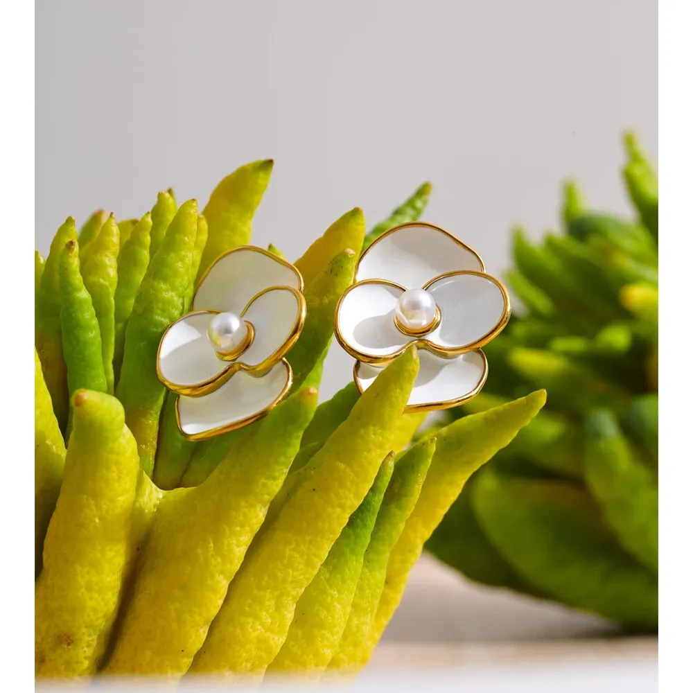 Yhpup White Enamel Pearl Flower Stud Earrings
