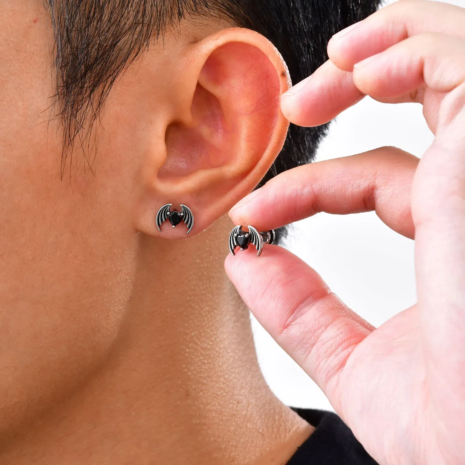Vnox Heart Zircon Wing Screw-Back Stud Earrings
