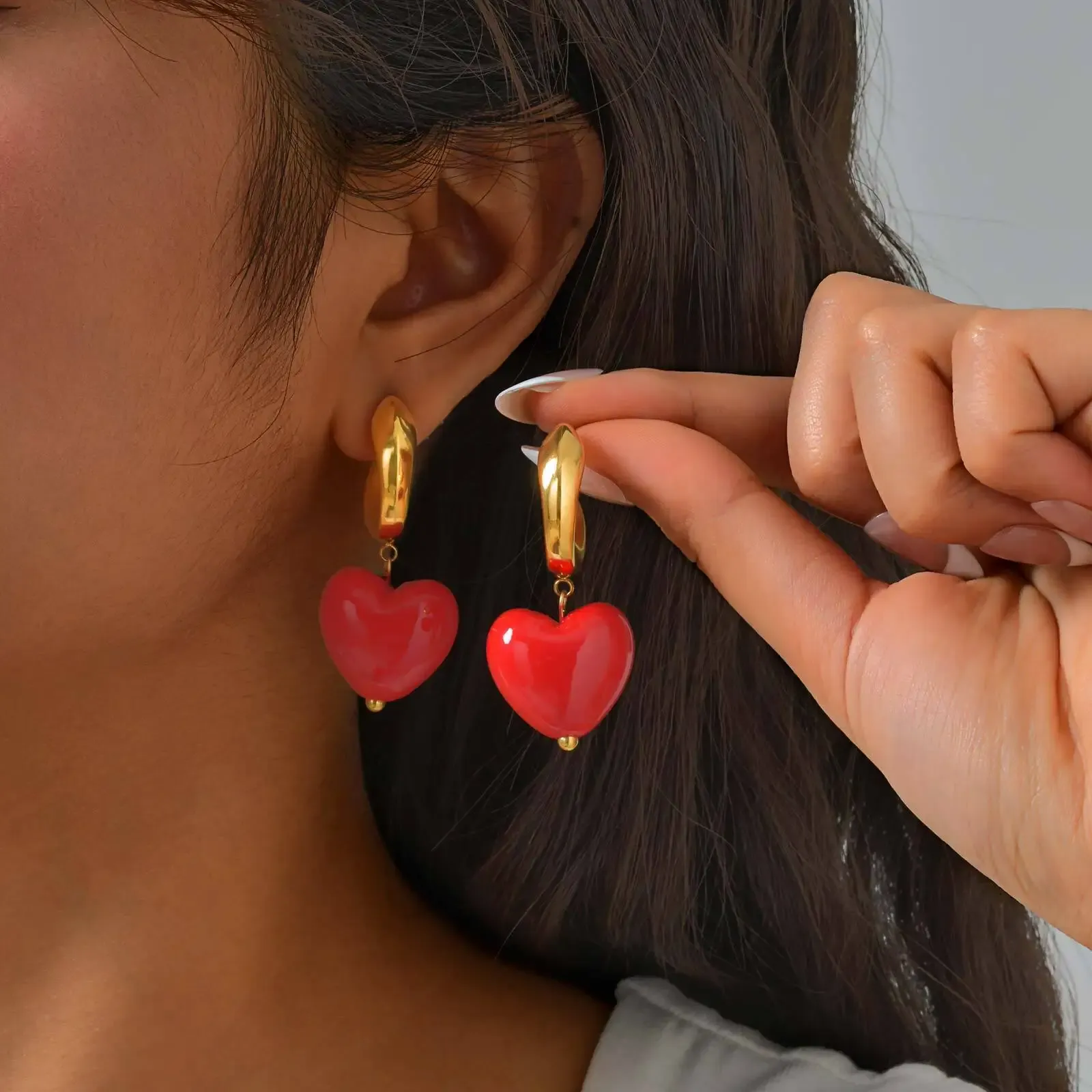 Vnox Gold Heart C-Shape Stud Earrings for Everyday Wear